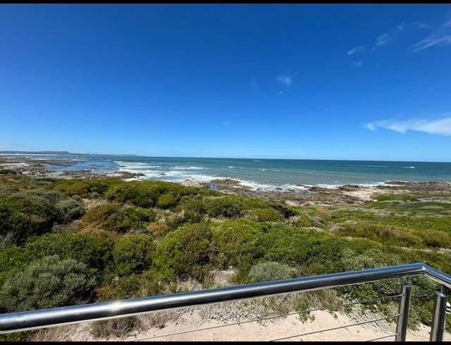 5 BEDROOM HOUSE FOR SALE IN KLEINBAAI